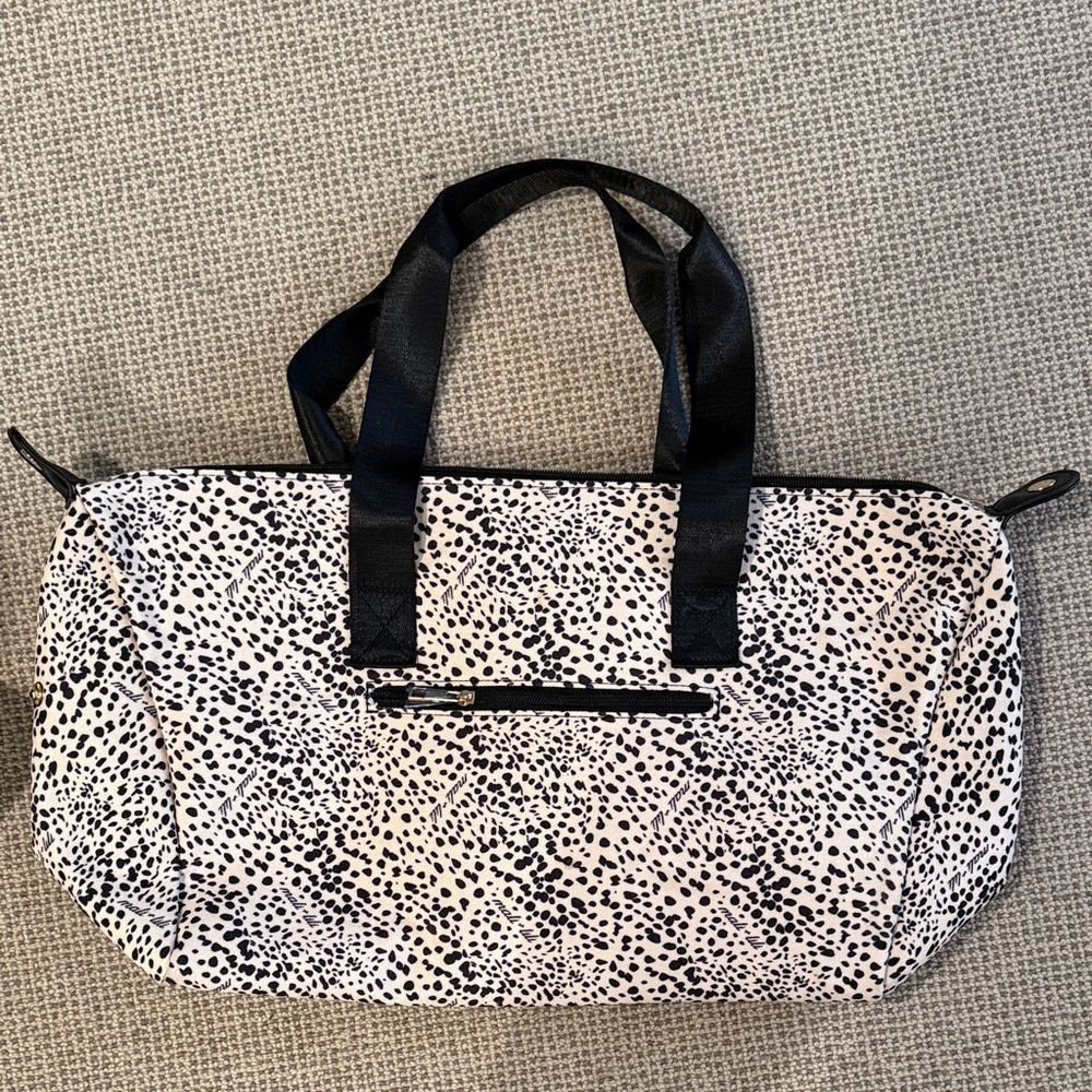 Mali-lili zipper tote with attachable shoulder strap
